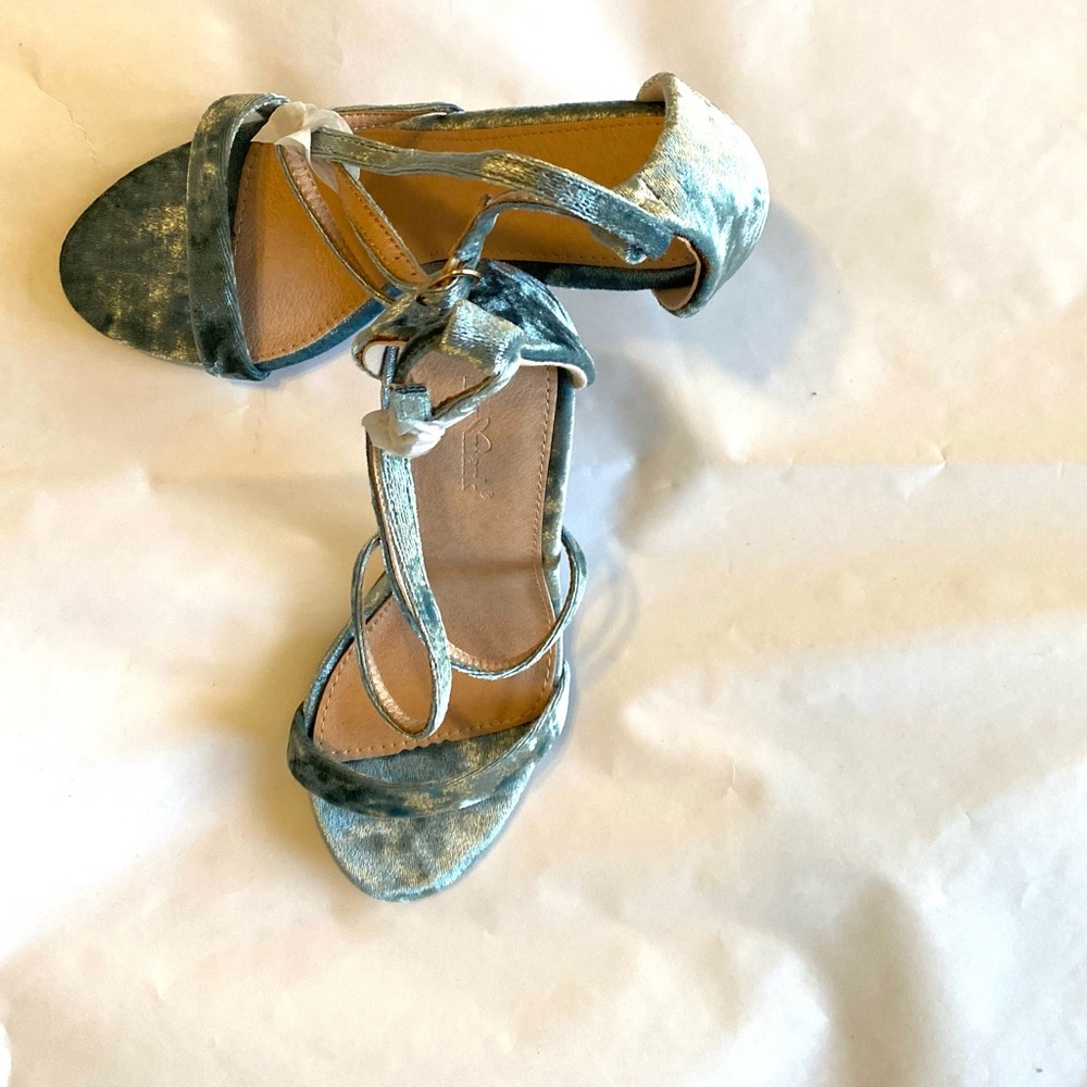 Love Mark gorgeous seafoam green velvet strap heel